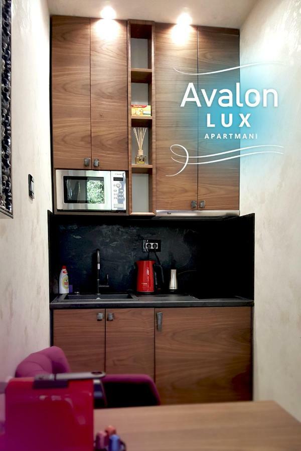 Avalon Lux Studio Apartment Нови-Сад Экстерьер фото